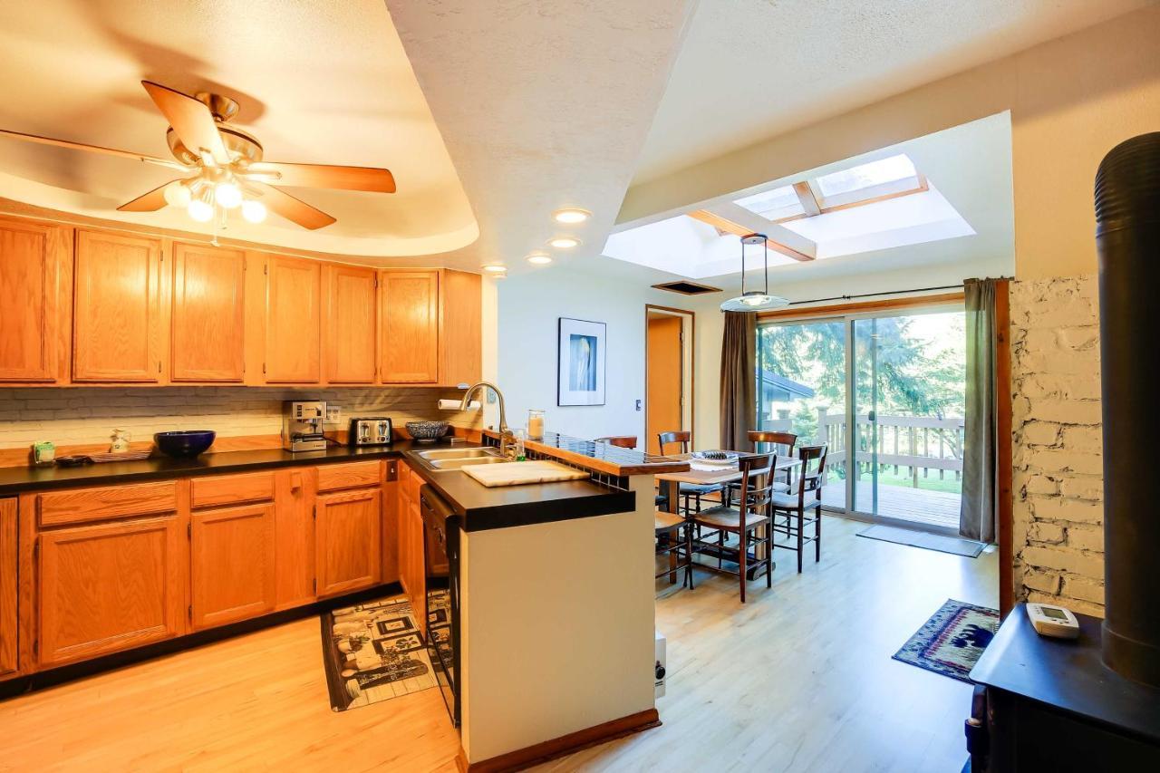 The Fusion Retreat On 4 Acres Hike On-Site! Villa White Salmon Bagian luar foto